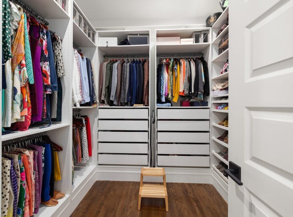 organize closet tips